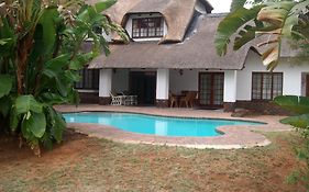 Oaktree Lodge Guest House